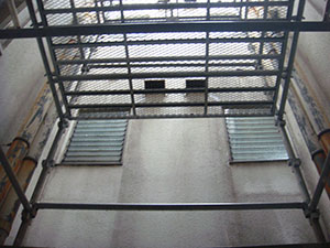 内装吹き抜け塗装工事1