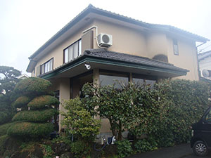 食事処の屋根補修塗装工事1