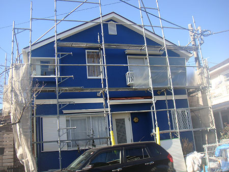 リゾート感漂うブルーの外壁3